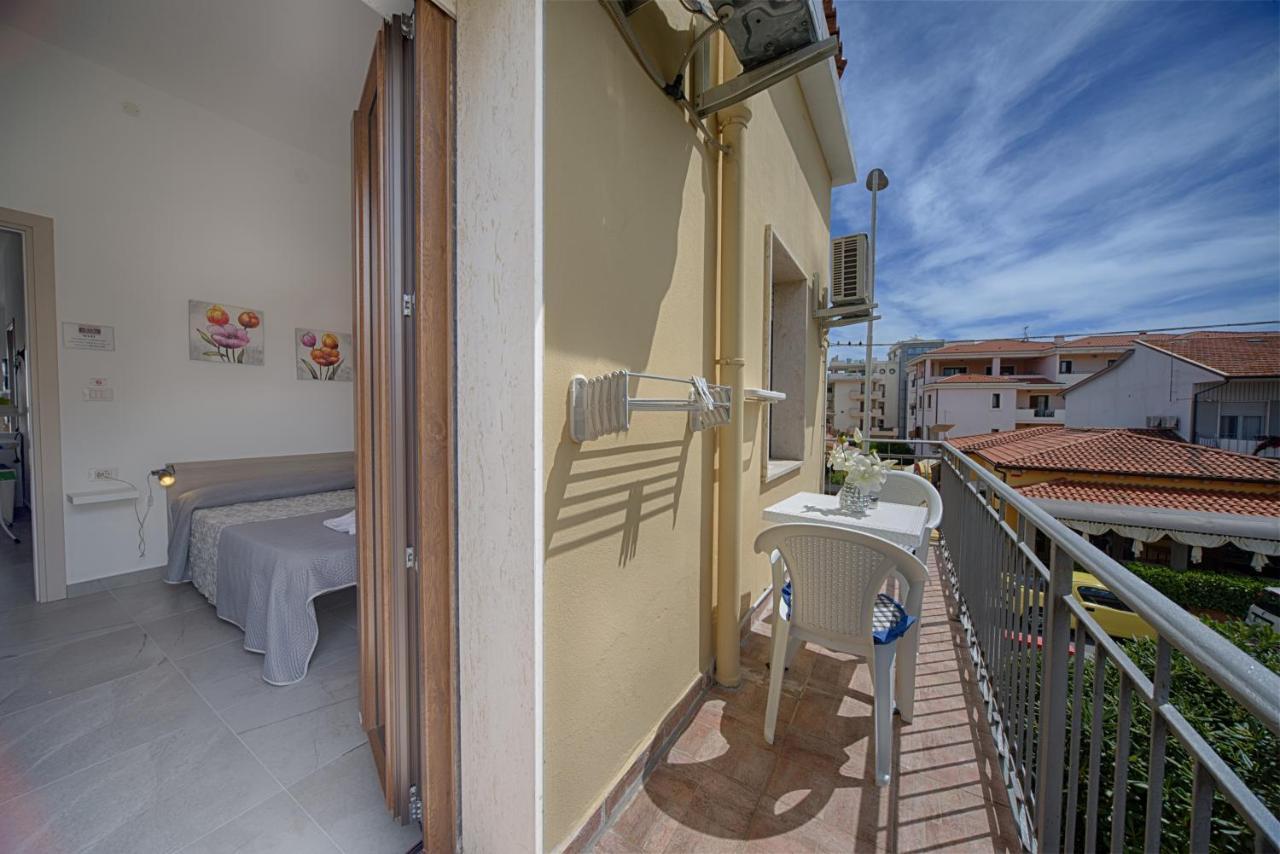 Casa Lucia Hotel Olbia Ngoại thất bức ảnh